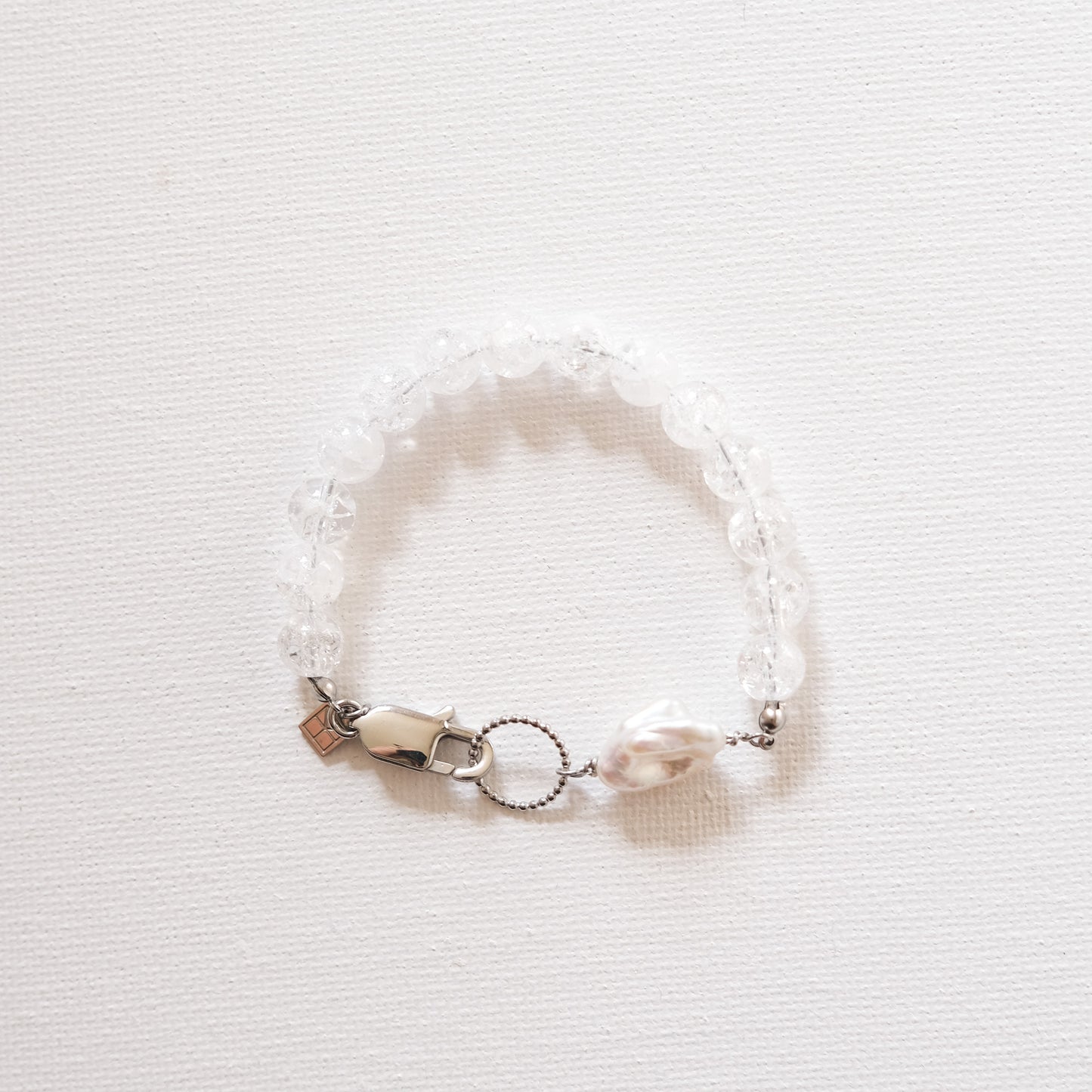 Lara Bracelet With A Keshi Pearl Crack Quartz/Silver
