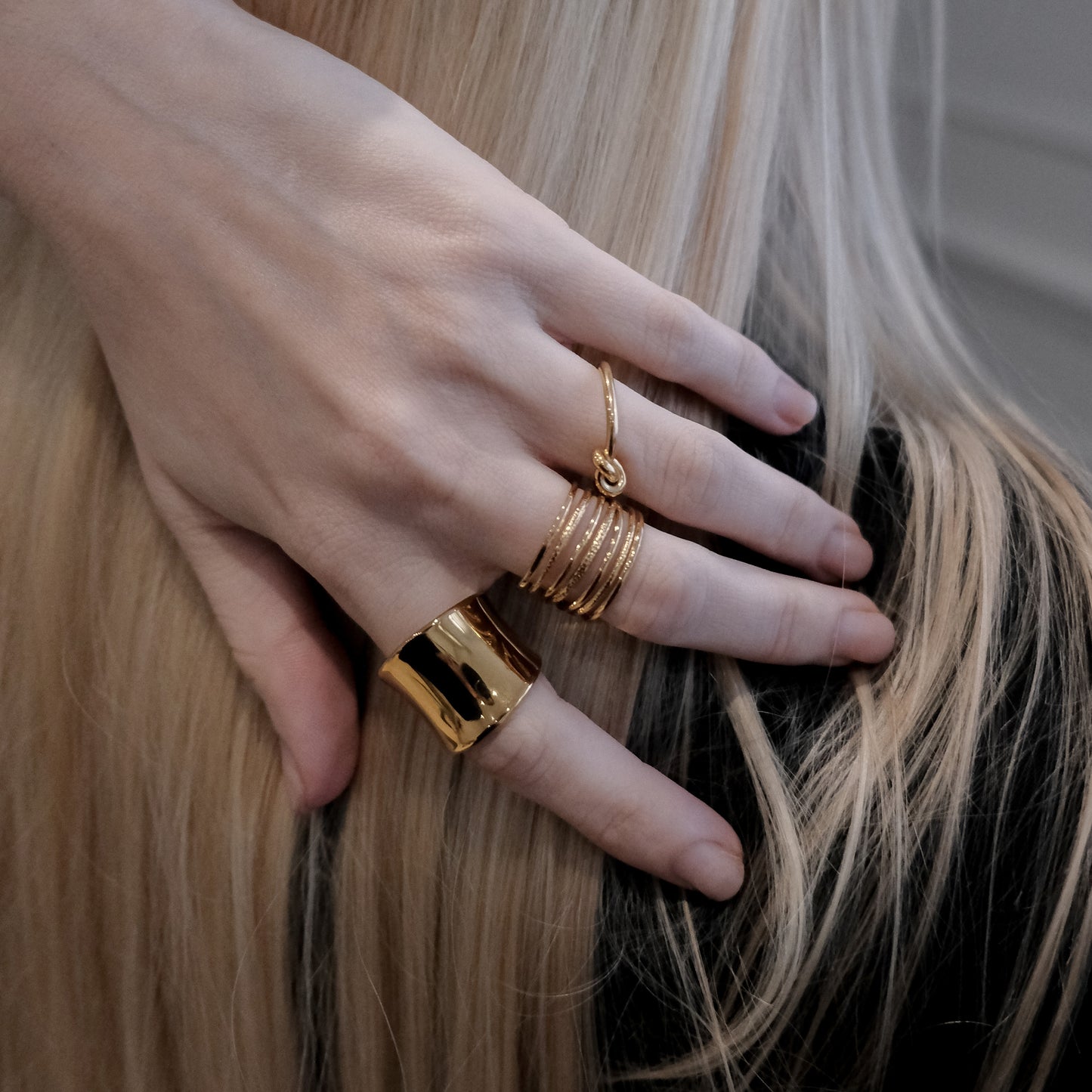 Ria Adjustable Ring Gold
