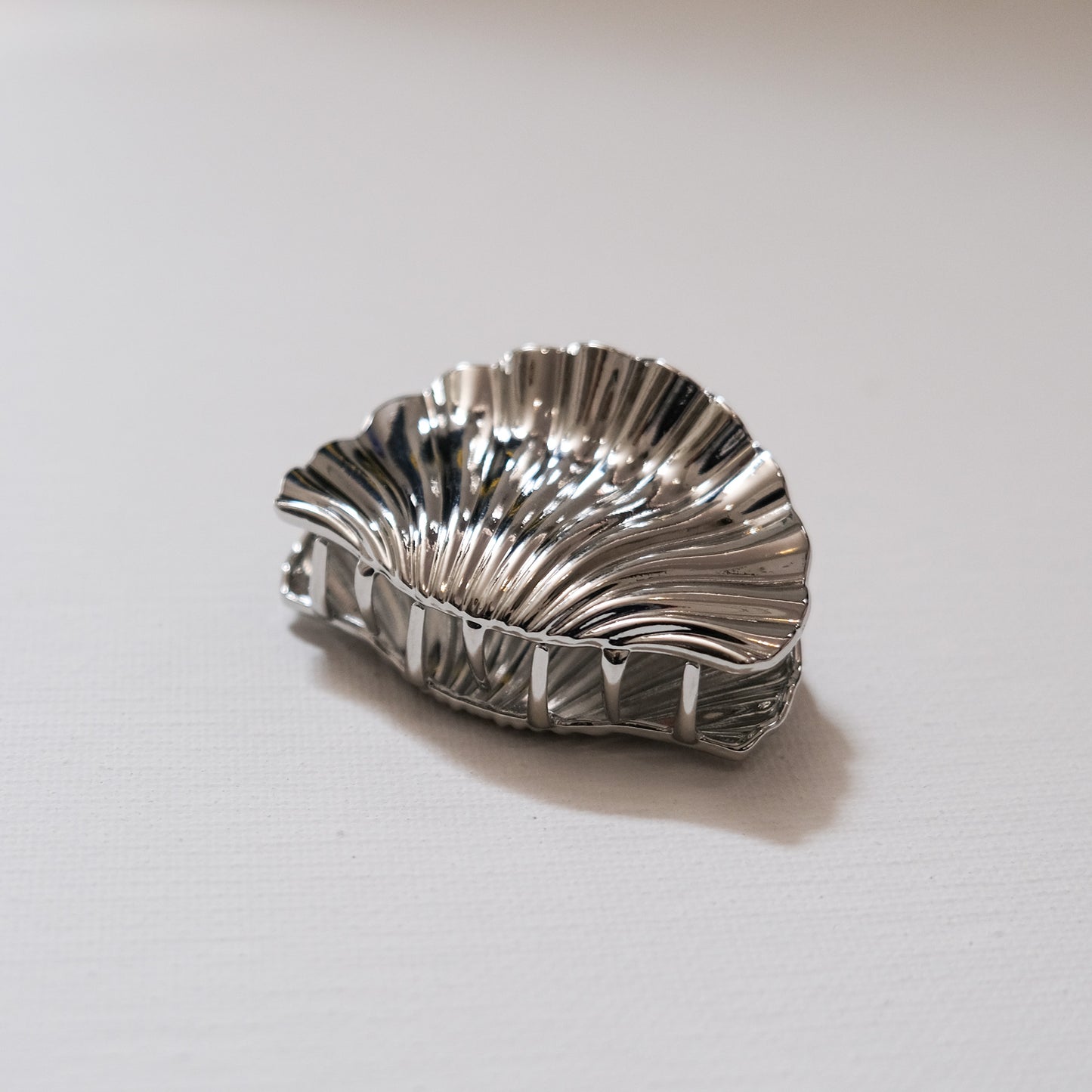 Shell Hair Claw Silver
