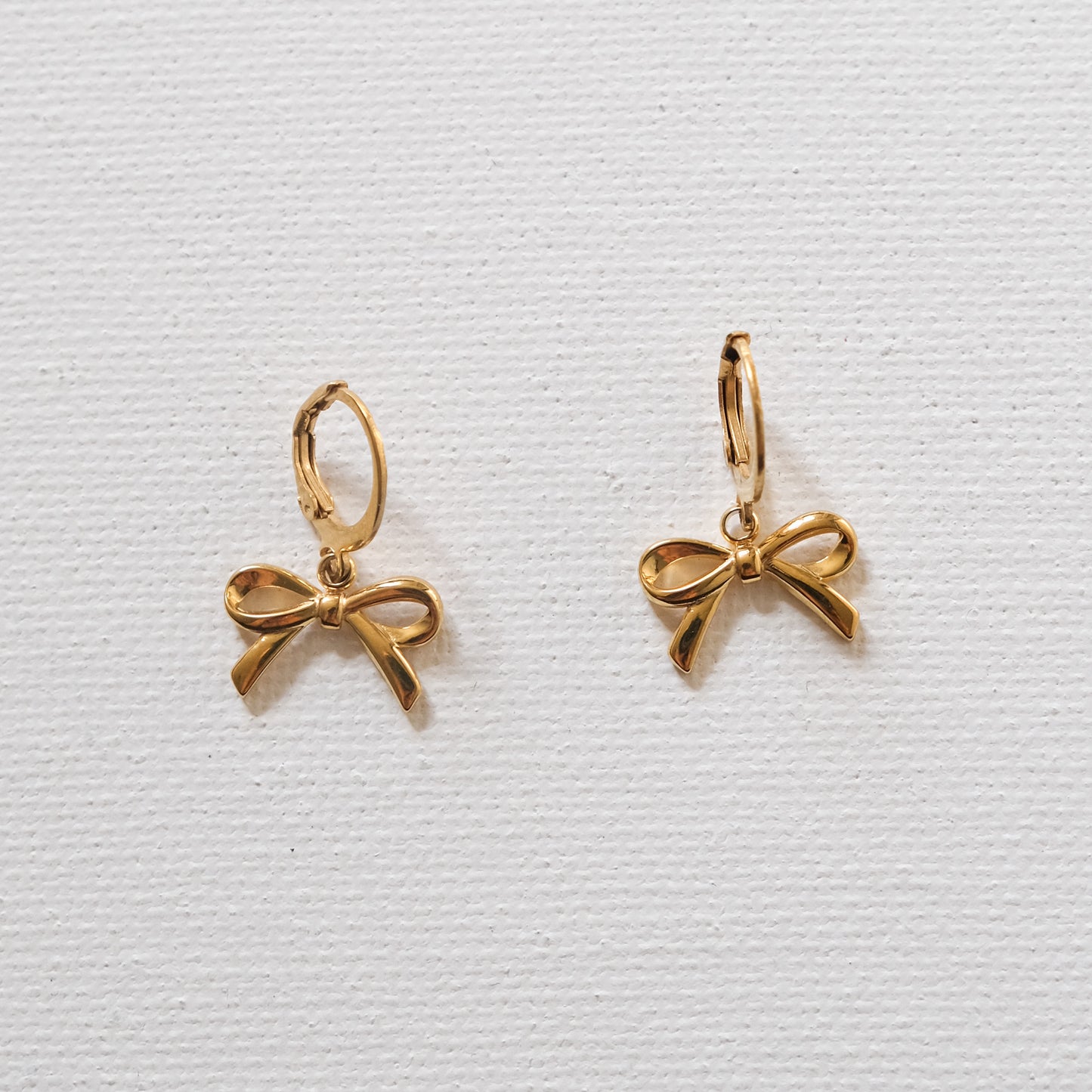Bow Huggies Gold