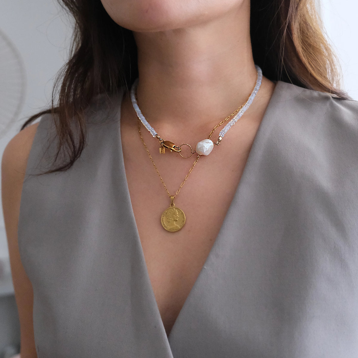 Lara Necklace With A Keshi Pearl Opalite/Gold