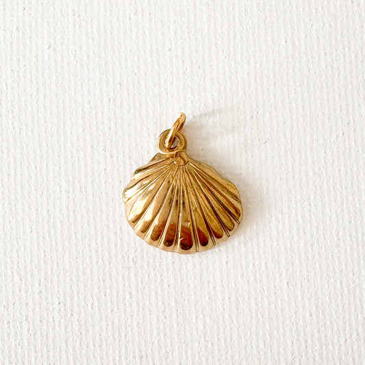 Shell Charm Gold