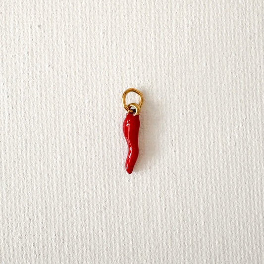 Chilly Charm Red/Gold